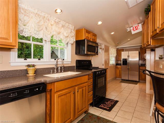 813 5th Avenue, Hendersonville, NC 28739