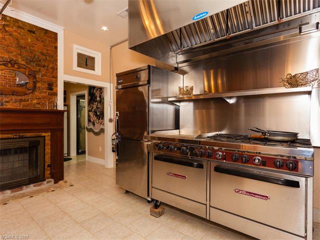 813 5th Avenue, Hendersonville, NC 28739