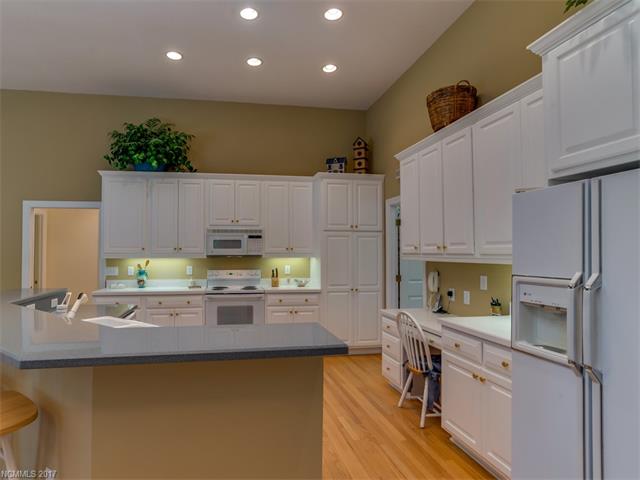 59 Old Hickory Trail, Hendersonville, NC 28739