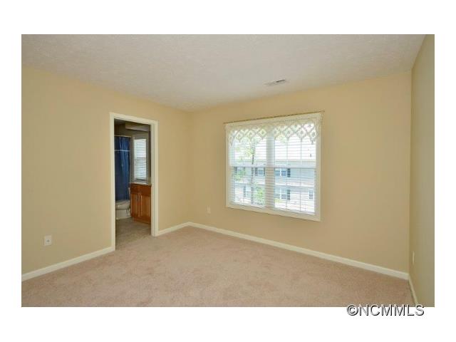 45 Old Pasture Way, Hendersonville, United States 28739