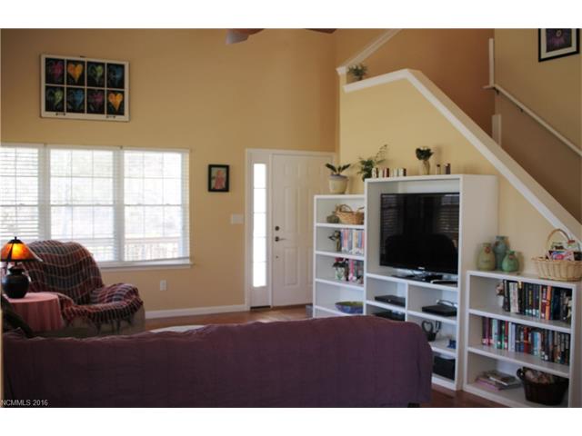 119 Drexel Farm Drive, Hendersonville, NC 28739