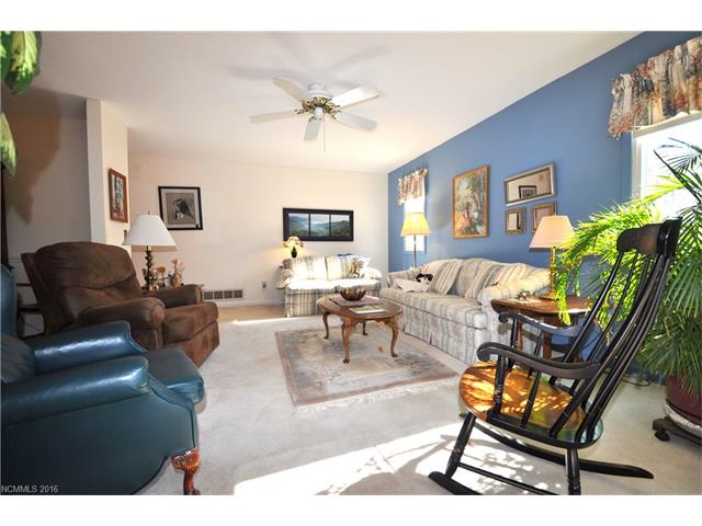 21Bowman Ridge Rd, Hendersonville, United States 28739