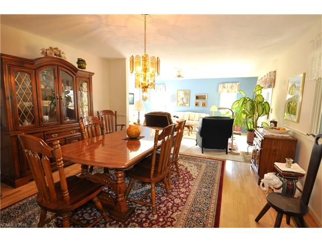 21Bowman Ridge Rd, Hendersonville, United States 28739