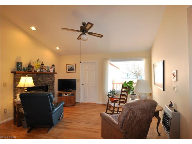 21Bowman Ridge Rd, Hendersonville, United States 28739