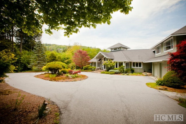 28 Falls Court, Highlands, NC 28741