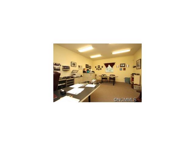 22 Morgan Road, Horse Shoe, NC 28742