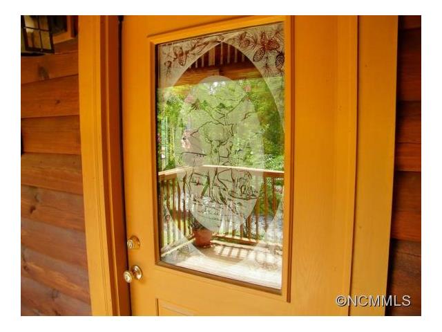 529 Raven Blvd, Lake Lure, NC 28746