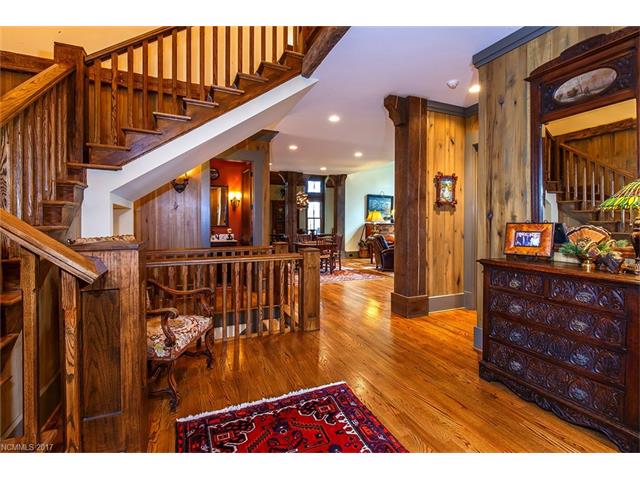 882 Fairway Drive, Lake Toxaway, NC 28747