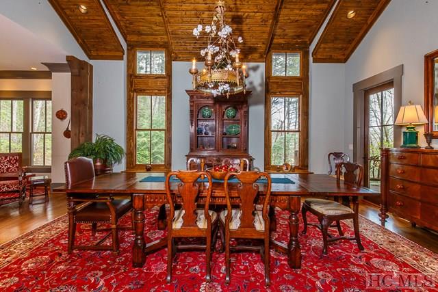 882 Fairway Drive, Lake Toxaway, NC 28747