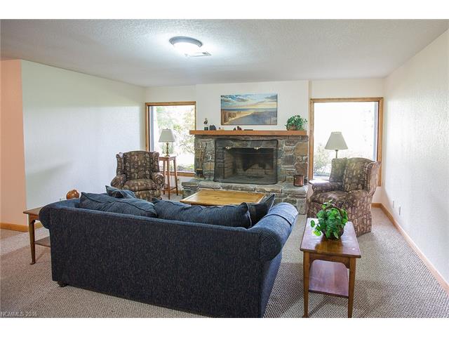271 Club Boulevard, Lake Toxaway, NC 28747