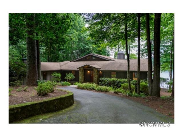 39 Cardinal Drive, Lake Toxaway, NC 28747