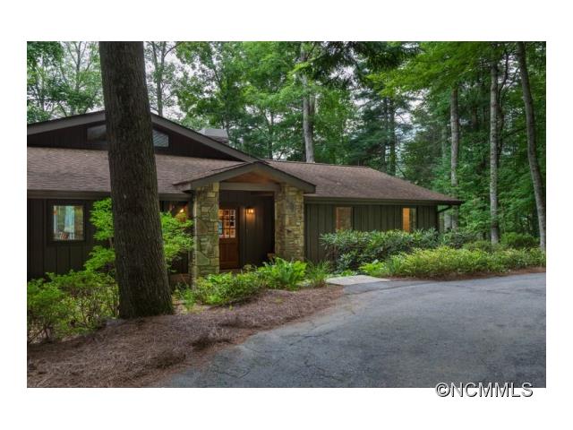 39 Cardinal Drive, Lake Toxaway, NC 28747