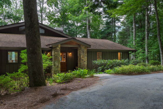 39 Cardinal Drive, Lake Toxaway, NC 28747