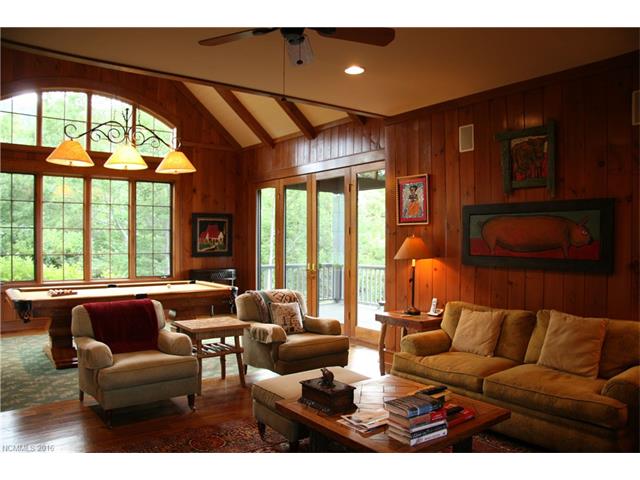 650 Toxaway Drive, Lake Toxaway, NC 28747
