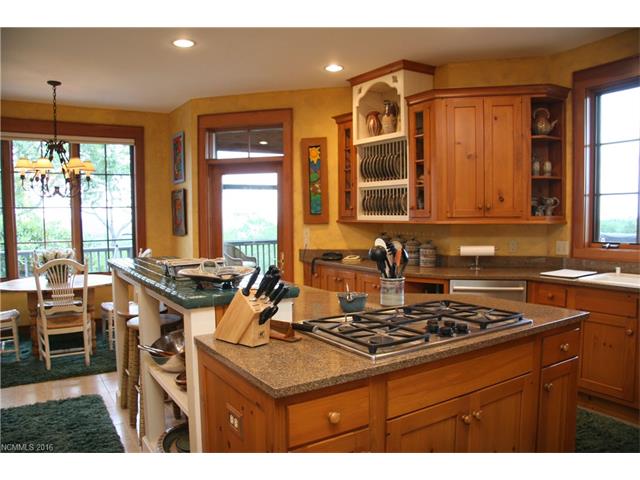 650 Toxaway Drive, Lake Toxaway, NC 28747
