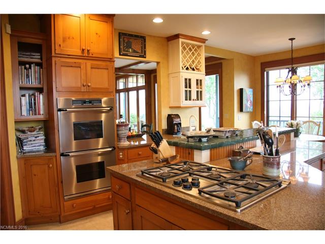 650 Toxaway Drive, Lake Toxaway, NC 28747