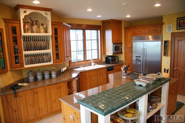 650 Toxaway Drive, Lake Toxaway, NC 28747