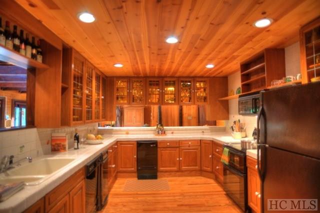 2338 West Club Blvd, Lake Toxaway, NC 28747