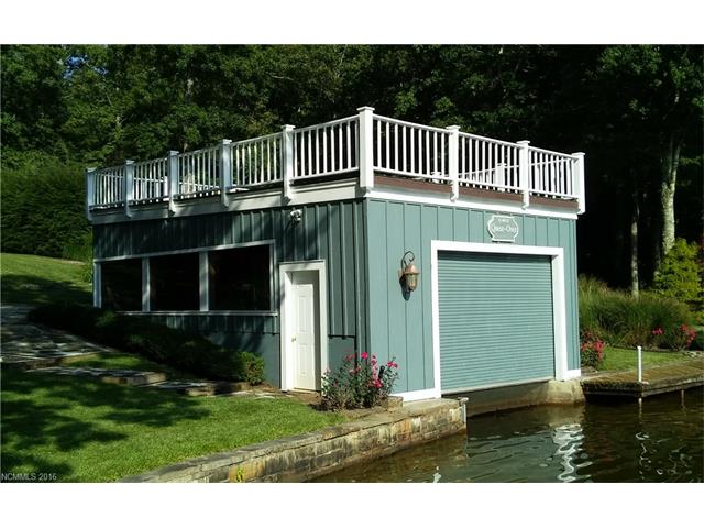 2946 W Club Boulevard, Lake Toxaway, NC 28747