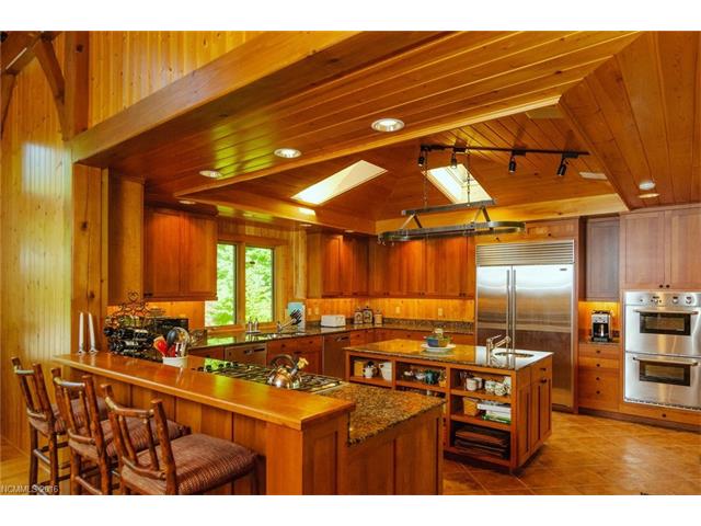 66 Cardinal Drive, Lake Toxaway, NC 28747