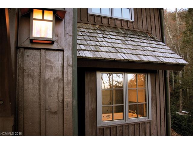 1035 Toxaway Drive, Lake Toxaway, NC 28747