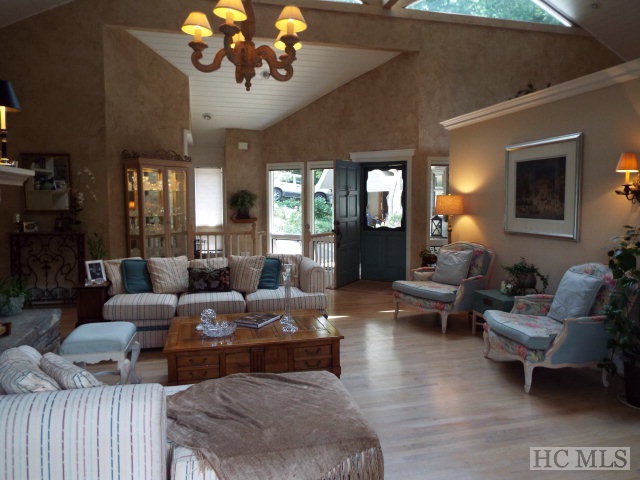 19 S East Shore Drive, Lake Toxaway, NC 28747