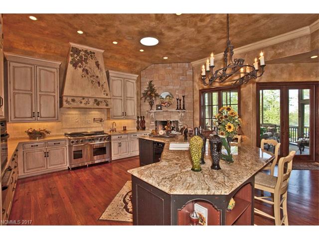 499 Hawk Mountain Road, Lake Toxaway, NC 28747