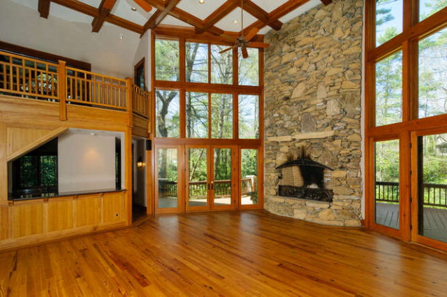 46 Mills Creek Drive, Lake Toxaway, NC 28747