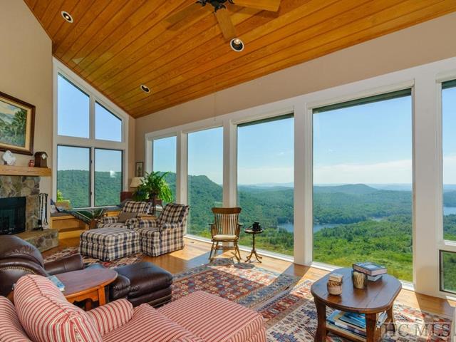 199 Mills Creek Point, Lake Toxaway, NC 28747