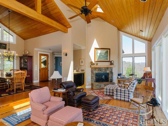 199 Mills Creek Point, Lake Toxaway, NC 28747