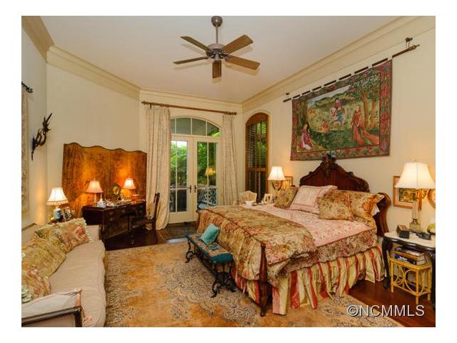 53 S East Shores, Lake Toxaway, NC 28747