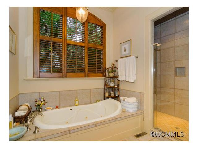 53 S East Shores, Lake Toxaway, NC 28747