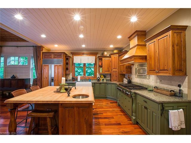 2003 W Cold Mountain Road NW, Lake Toxaway, NC 28747