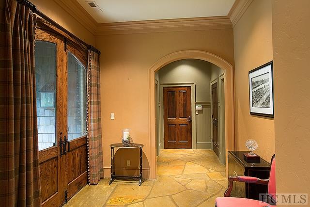151 Cardinal Drive East, Lake Toxaway, NC 28747