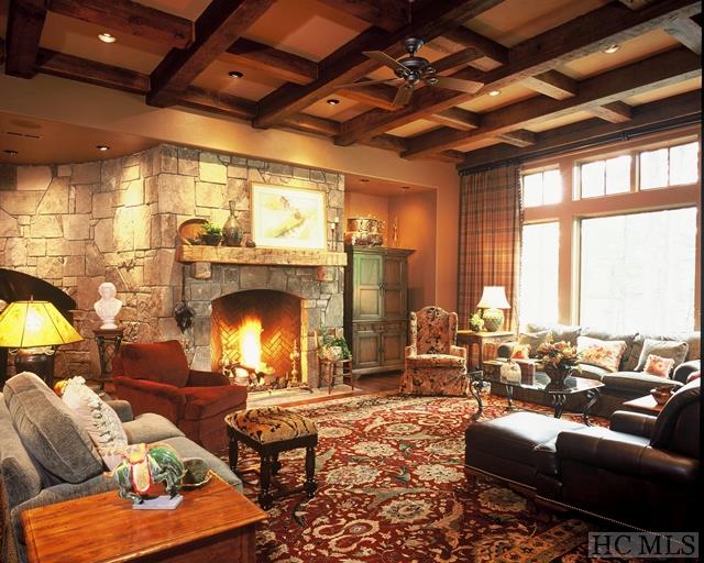 151 Cardinal Drive East, Lake Toxaway, NC 28747