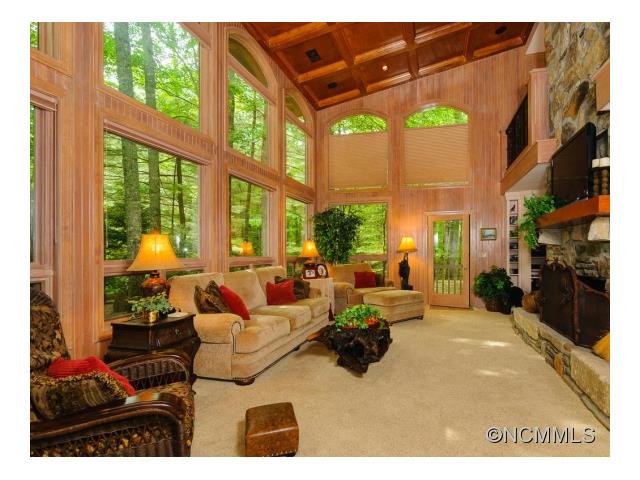 907 North Club Blvd, Lake Toxaway, NC 28747