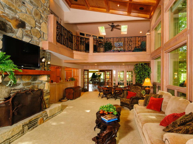 907 North Club Blvd, Lake Toxaway, NC 28747