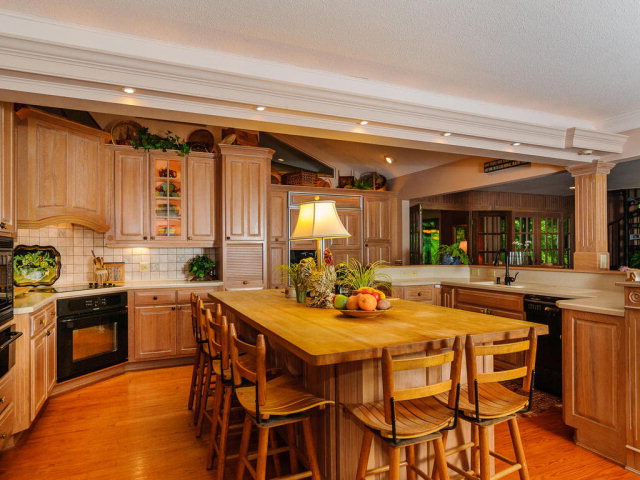 907 North Club Blvd, Lake Toxaway, NC 28747