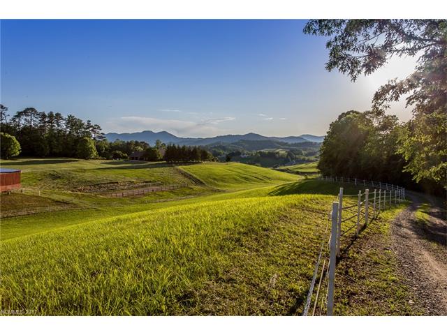 74Gibbs Rd, Leicester, NC 28748