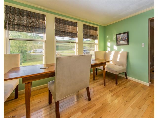 74Gibbs Rd, Leicester, NC 28748