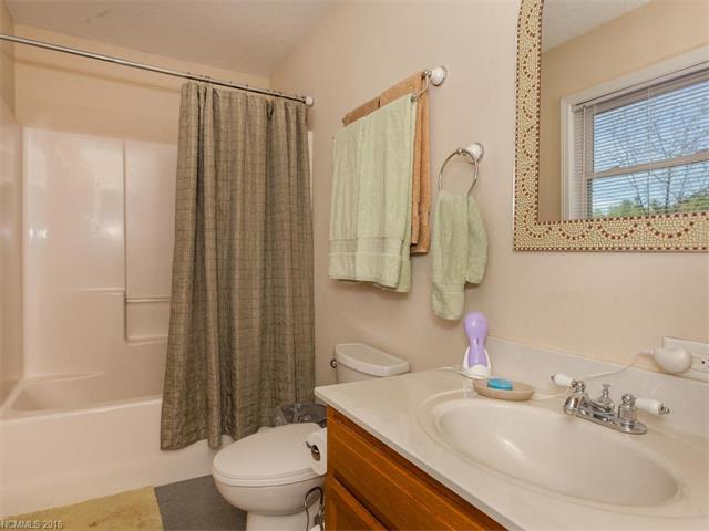 236 W Wonder Road, Leicester, NC 28748