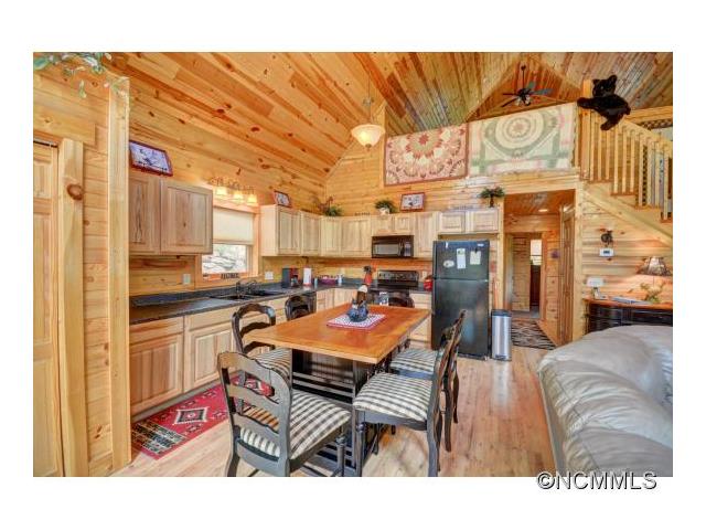 121 Hidden Cove Road, Maggie Valley, NC 28751