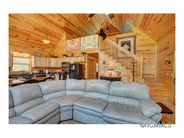 121 Hidden Cove Road, Maggie Valley, NC 28751