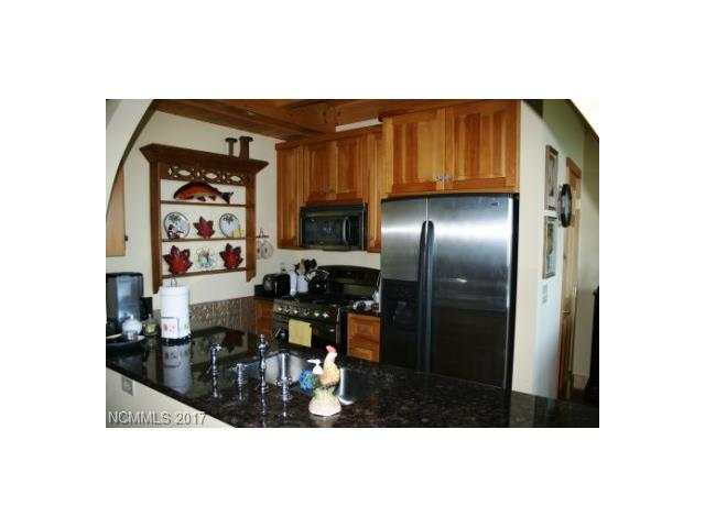 670 Overlook Drive, Mars Hill, NC 28754