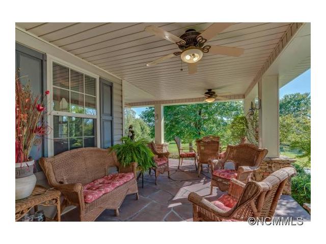 390 Coopers Trace, Mill Spring, NC 28756