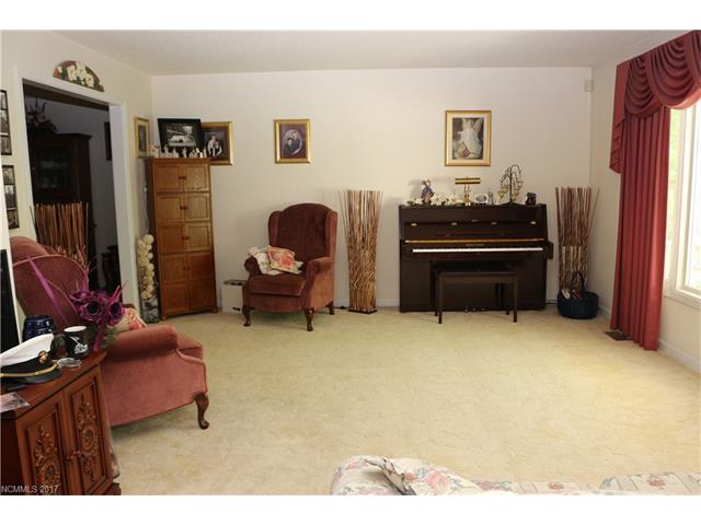 3391 Butler Bridge Road, Mills River, NC 28759