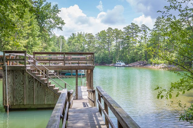 6202 Crestmoor Ct, Nebo, NC 28761
