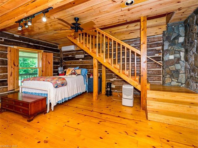 5445Holbert Cove Rd, Saluda, NC 28773