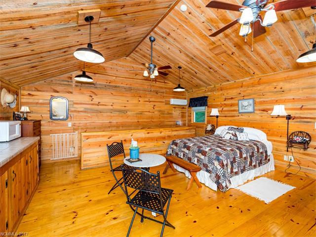 5445Holbert Cove Rd, Saluda, NC 28773