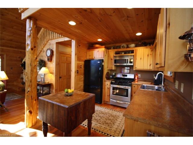 356 Deep Woods Lane, Saluda, NC 28773
